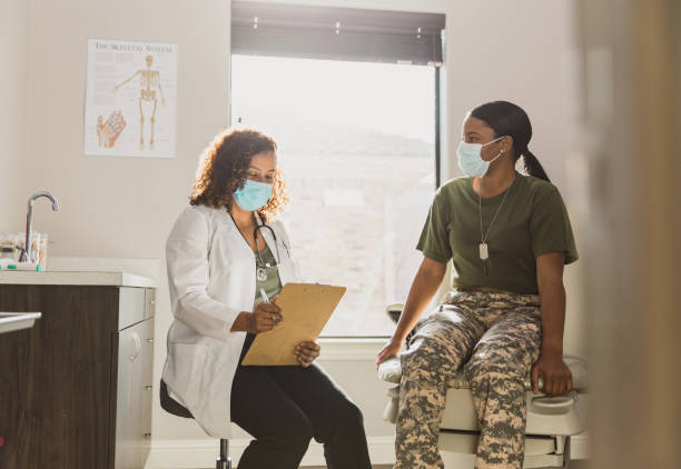 istock Military veteran visits with doctor 1293681834