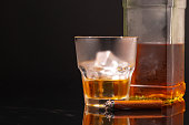 glas-whisky-und-beleuchtete-zigarre-auf-schwarzem-hintergrund.jpg?b=1&s=170x170&k=20&c=Pf2_Ed2zTJmvfUBPsIQe_CWL0qfsj-0xMUxVkBoibuc=