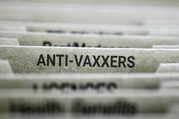 istock Anti-vaxxers file organizer 1293730645