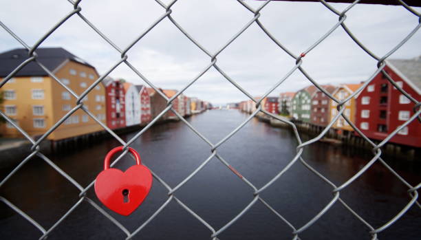 love lock, romantic city trip