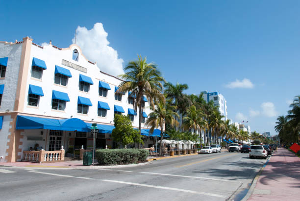istock Sunday Morning On Ocean Drive 1293782434