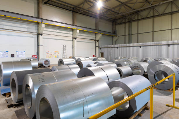 istock Equipment in transit maintenance facility 1293795882
