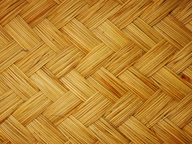 close-up em uma superfície de cesta de palha tecida - woven bamboo art close up - fotografias e filmes do acervo