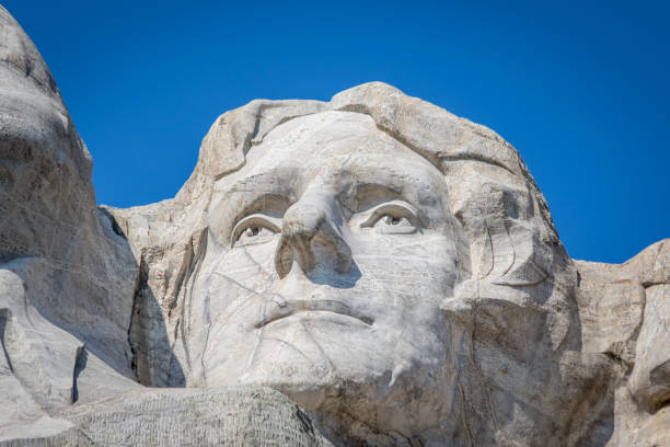 el busto de thomas jefferson en el monumento nacional mount rushmore - mt rushmore national monument president george washington mountain fotografías e imágenes de stock