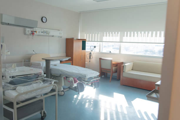 istock Empty delivery room at hospital inn a sunny day 1293918400