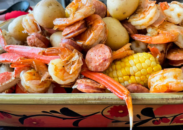 low country boil - low imagens e fotografias de stock