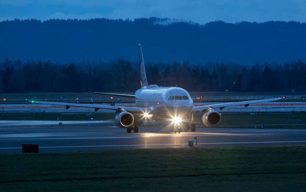 유나이티드 에어버스 a319 황혼. - airbus a319 뉴스 사진 이미지