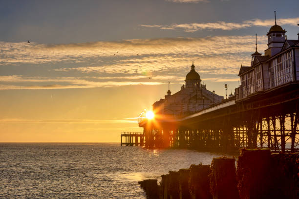 istock Eastbourne Pier at sunrise. 1294005201