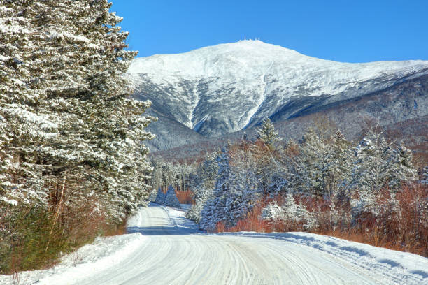 istock Mount Washington in New Hampshire 1294006888