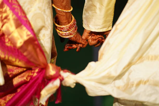 istock The Right time to tie the Knot 1294036384
