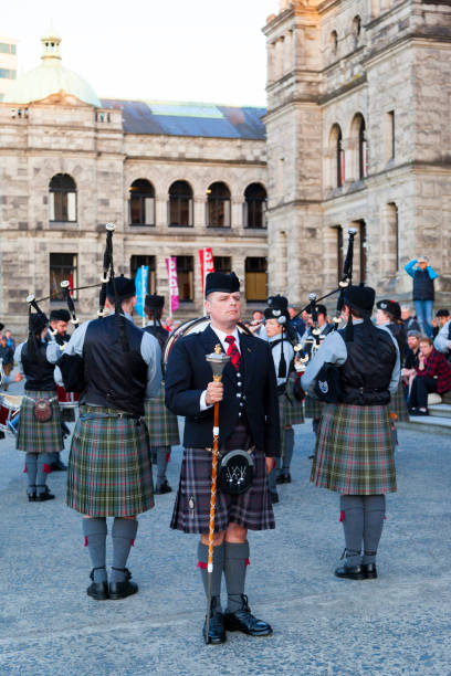 juegos de highland y festival celta - musical band marching band old marching fotografías e imágenes de stock