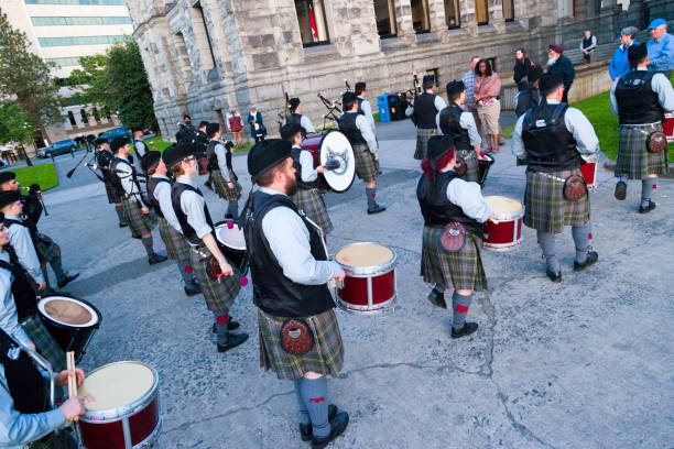 juegos de highland y festival celta - musical band marching band old marching fotografías e imágenes de stock