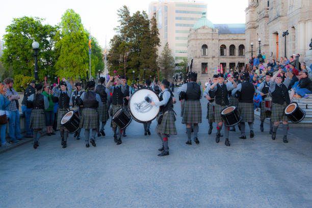 juegos de highland y festival celta - musical band marching band old marching fotografías e imágenes de stock