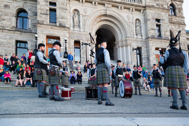 juegos de highland y festival celta - musical band marching band old marching fotografías e imágenes de stock