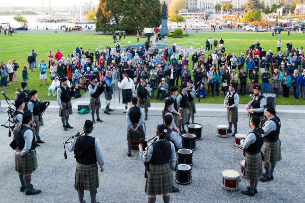 juegos de highland y festival celta - musical band marching band old marching fotografías e imágenes de stock