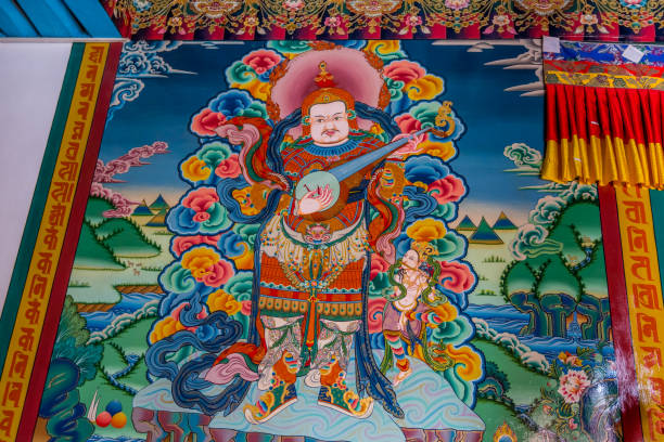 pinturas mural coloridas no mosteiro de hemis em leh, ladakh, jammu e caxemira - tibet monk architecture india - fotografias e filmes do acervo