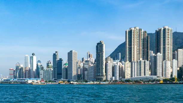 vista del puerto de hong kong - clear sky hong kong island hong kong china fotografías e imágenes de stock