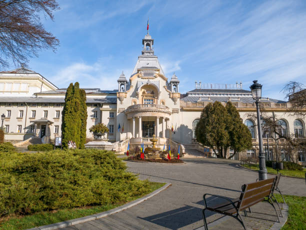 le casino sinaia construit à l’initiative du roi carol i. - sinaia photos et images de collection