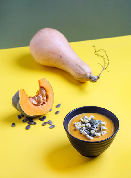 sopa de crema de calabaza - pumpkin soup soup cup pumpkin fotografías e imágenes de stock