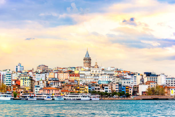 paesaggio di karakoy e torre di galata. istanbul, turchia - istanbul foto e immagini stock