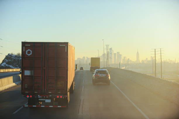 朝の高速道路 - new york city sunrise new york state usa ストックフォトと画像