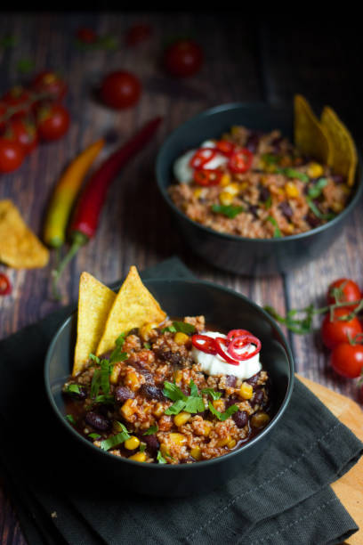 istock Mexican chili con carne vegetarian 1294255765