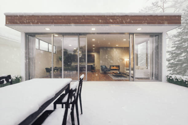 casa de luxo moderna na neve - winter chalet snow residential structure - fotografias e filmes do acervo