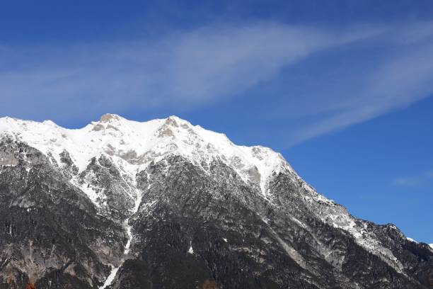 gehrenspitze, горный пик в тироле, австрия - gehrenspitze стоковые фото и изображения