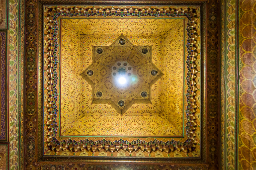 traditional morocan ceiling and lamp