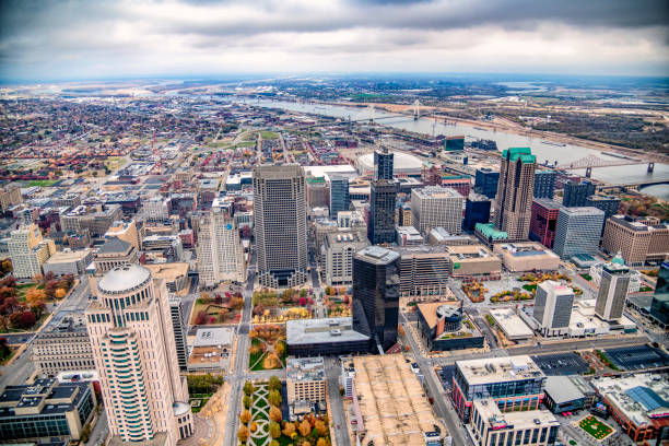 istock Skyline Cityscape of St. Louis 1294334302