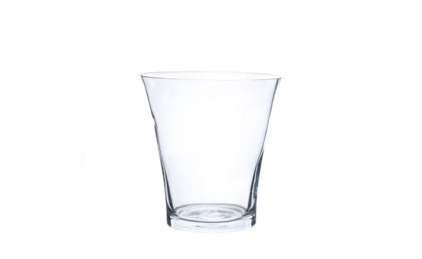 istock GLASS VASE FLOWER 1294336517