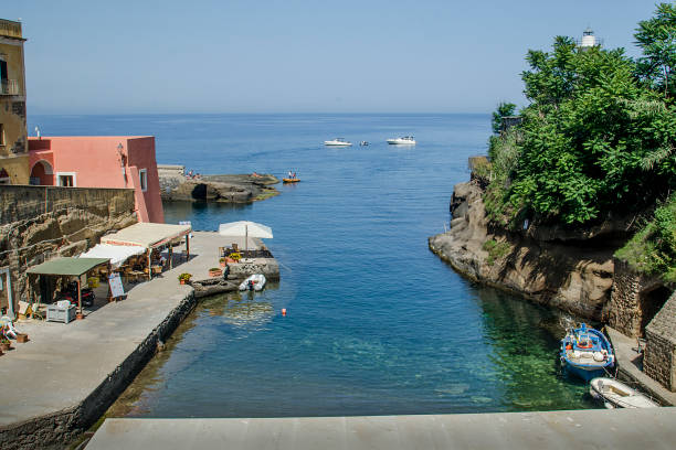 ilha ventotene - southern belle - fotografias e filmes do acervo