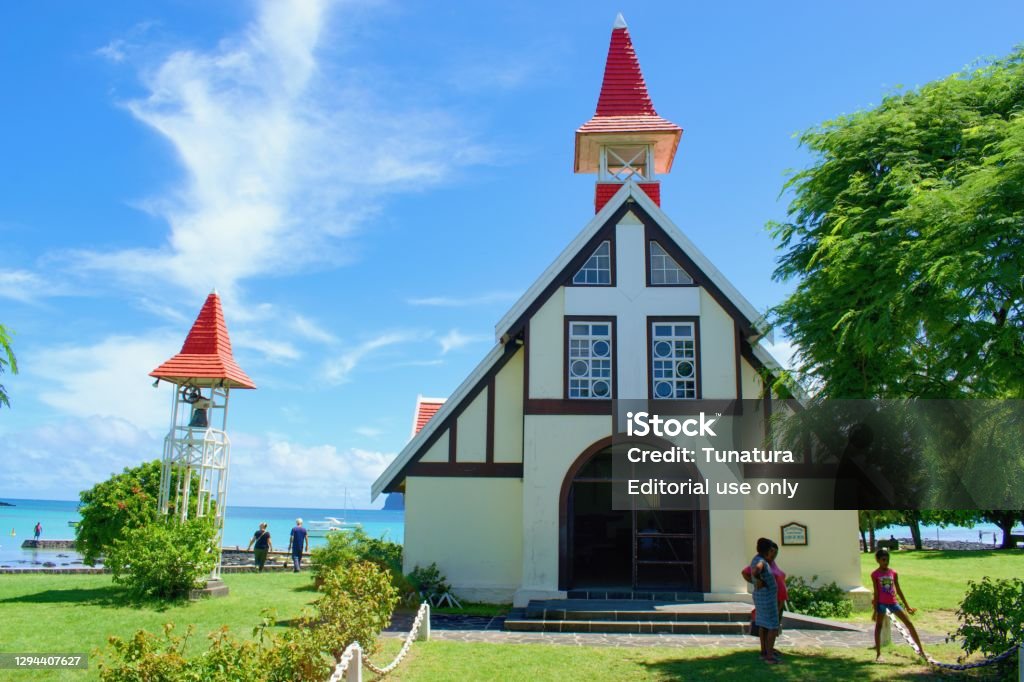 Famosa Iglesia Cristiana En La Costa Norte De Mauricio Foto de stock y más banco de imágenes de Mauricio - iStock Famosa Iglesia Cristiana En La Costa Norte De Mauricio Foto de stock y más banco de imágenes de Mauricio - iStock