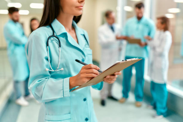 istock Doctor team. Medicine. 1294408897