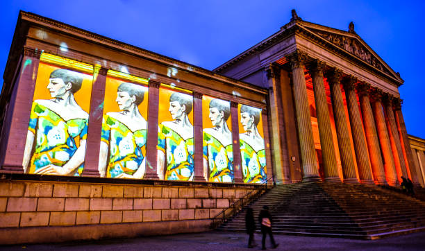 light installation in munich - kunstareal - propylaeen imagens e fotografias de stock