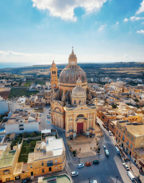 2020年11月に撮影されたマルタのゴゾにあるロタンダ聖ヨハネ・バプテスト教会 - イムディーナ ストックフォトと画像