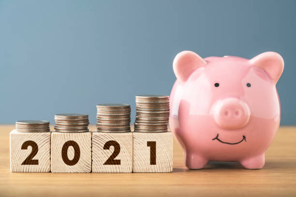 istock 2021 New year saving money 1294602907