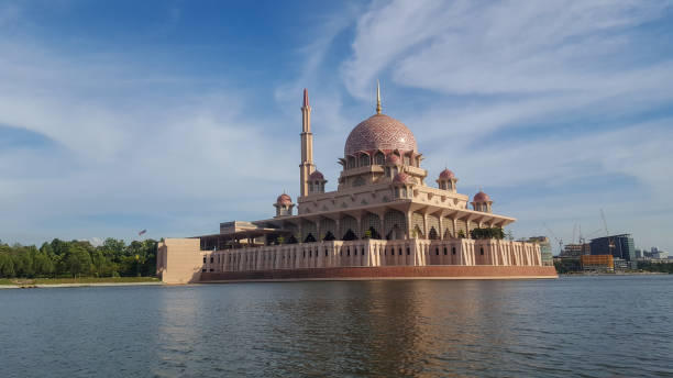 istock Putra Mosque in Putrajaya 1294723504