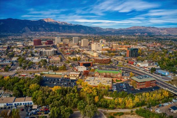 aerial view of colorado springs with autumn colors - rocky mountains panoramic colorado mountain imagens e fotografias de stock