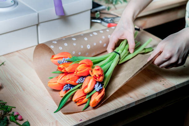 istock The florist assemble a bouquet 1294861992