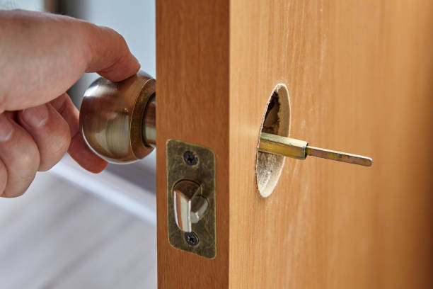 istock Spindle on handle of interior door  is visible from back during installation. 1294894247