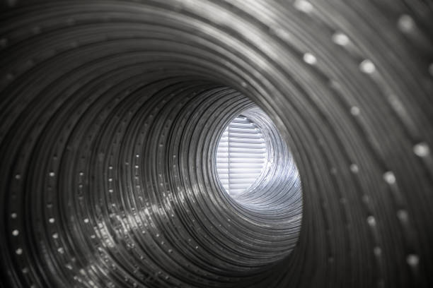 空気ダクト - 内部の柔軟なアルミニウム換気管 - air duct air conditioner pipe pipeline ストックフォトと画像