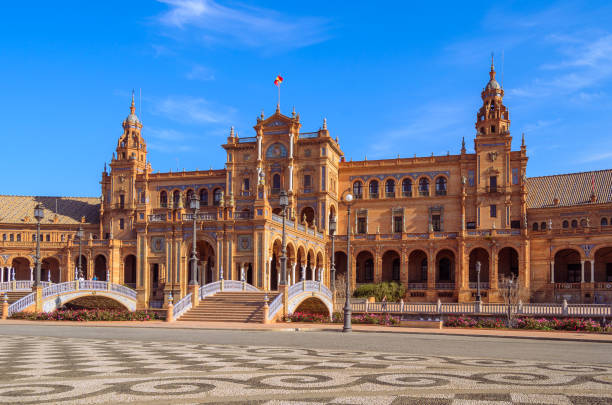 plaza de espana - seville sevilla bridge arch fotografías e imágenes de stock