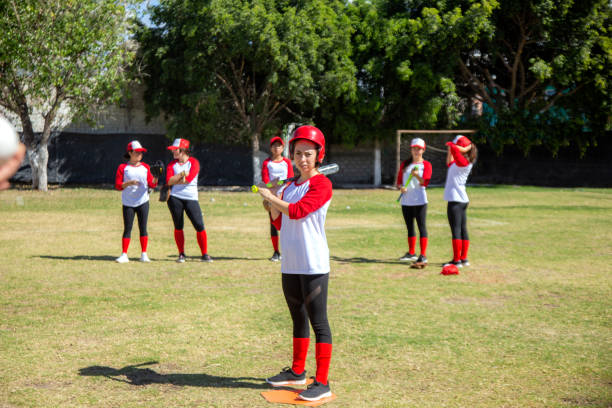 istock Teenage women training 1294923611
