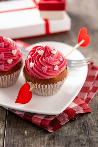istock Cupcakes decorated with sugar hearts for Valentine's Day 1295006424