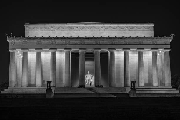 istock U.S. Lincoln Memorial at night, Washington, DC 1295037110