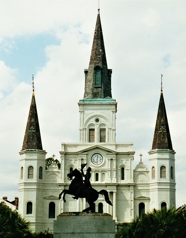 St. Louis Cathedral and General Andrew Jackson statue (1853) in New Orleans, Louisiana, USA.