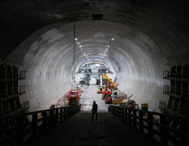 u-bahn-bau - train tunnel stock-fotos und bilder