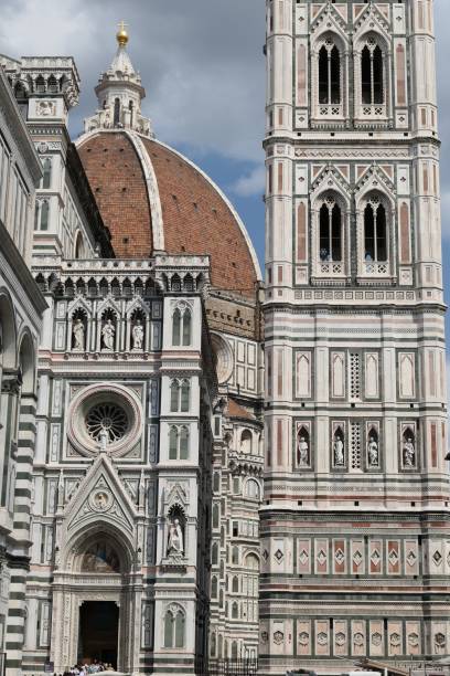 италия - флоренция - собор и часовая башня на площади дуомо - renaissance florence italy piazza duomo italy стоковые фото и изображения