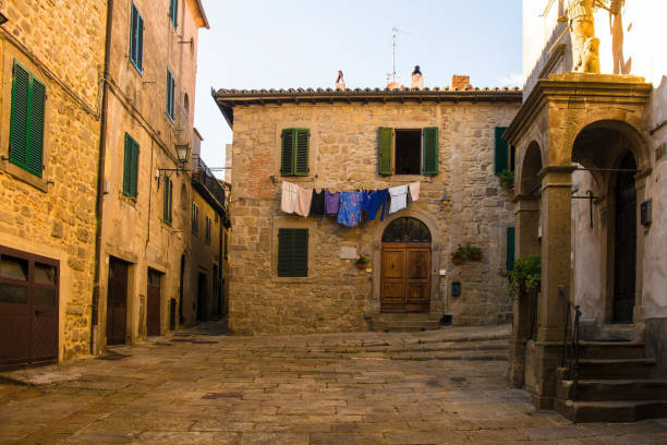 Square in Santa Fiora, Tuscany A square in the historic medieval village of Santa Fiora in Grosseto Province, Tuscany, Italy crete senesi photos stock pictures, royalty-free photos & images